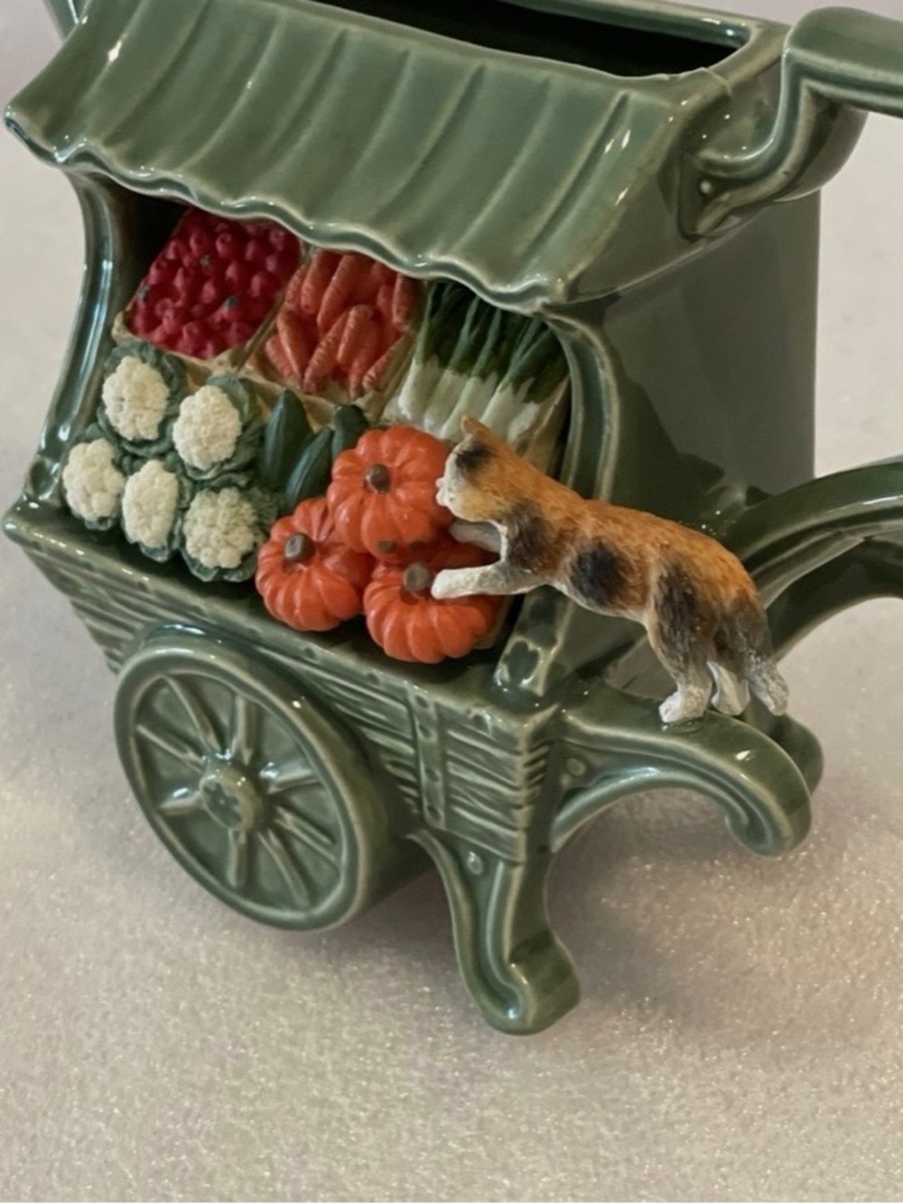 PARK ROSE VEGETABLE FARM CART CAT CREAMER